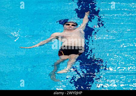 LONDRES, ROYAUME-UNI. 03 avril 24. Lucas Brown participe au 100m dos masculin lors des Speedo Aquatics GB Swimming Championships 2024 au London Aquatics Centre le mercredi 3 avril 2024. LONDRES ANGLETERRE. Crédit : Taka G Wu/Alamy Live News Banque D'Images