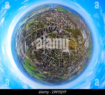 Luftbild, Ortsansicht mit Hbf Bahnhof Wesel, Bahnsteig und Ausbau der Betuweroute und Betuwe-Linie Eisenbahnstrecke, Erdkugel, Fisheye Aufnahme, Fischaugen Aufnahme, 360 Grad Aufnahme, petit monde, petite planète, Fisheye Bild, Wesel, Rhénanie-du-Nord-Westphalie, Deutschland ACHTUNGxMINDESTHONORARx60xEURO *** vue aérienne, vue sur la ville avec la gare principale de Wesel, plate-forme et extension de la ligne de chemin de fer Betuweroute et Betuwe Line, globe, image fisheye, image fisheye, image 360 degrés, petit monde, petite planète, image fisheye, Wesel, Rhénanie du Nord-Westphalie, Allemagne ATTENTIONxMINDESTHONORARx60xEURO Banque D'Images