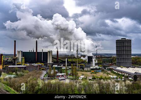 Kokerei Prosper, betrieben vom Stahlkonzern ArcelorMittal,146 Koksöfen mit einer Tagesleistung von 5500 Tonnen Koks, Bottrop, Löschwolke, NRW, Deutschland, Kokerei Prosper *** cokerie Prosper, exploitée par le groupe sidérurgique ArcelorMittal, 146 fours à coke avec une production quotidienne de 5500 tonnes de coke, Bottrop, Löschwolke, NRW, Allemagne, cokéfaction Prosper Banque D'Images