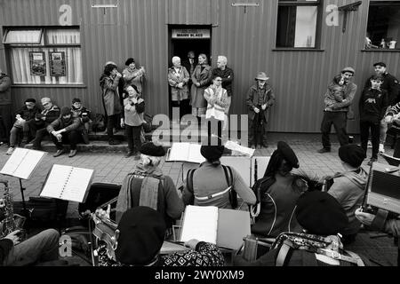 Prog Patrick's Day à Letterkenny Co. Donegal, Irlande en noir et blanc. Banque D'Images