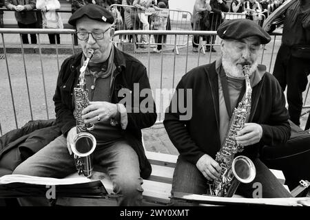 Prog Patrick's Day à Letterkenny Co. Donegal, Irlande en noir et blanc. Banque D'Images