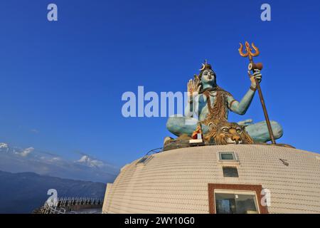 Statue du Seigneur Shiva Pumdikot à Pokhara, deuxième grande statue de Shiva au Népal Banque D'Images