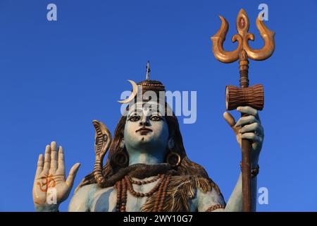 Statue du Seigneur Shiva Pumdikot à Pokhara, deuxième grande statue de Shiva au Népal Banque D'Images