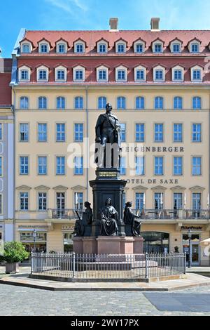 Dresde, Allemagne - 8 juillet 2023 : statue du roi Friedrich August II à Dresde, Allemagne. Banque D'Images