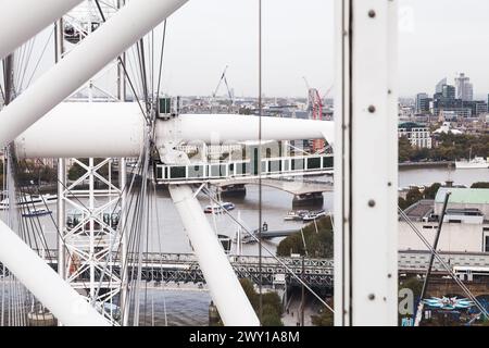 Londres, Royaume-Uni - 31 octobre 2017 : fragment de London Eye, grande roue géante montée sur la rive sud de la Tamise Banque D'Images