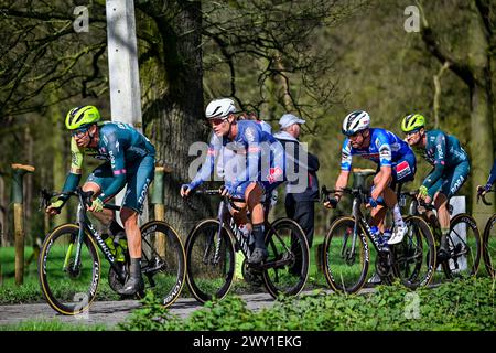 Schoten, Belgique. 03rd Apr, 2024. Le belge Senne Leysen d'Alpecin-Deceuninck photographié en action lors de la course masculine de la 112ème édition de l'épreuve cycliste d'une journée 'Scheldeprijs', 205, à 3 km de Terneuzen, pays-Bas à Schoten, Belgique, le mercredi 03 avril 2024. BELGA PHOTO TOM GOYVAERTS crédit : Belga News Agency/Alamy Live News Banque D'Images