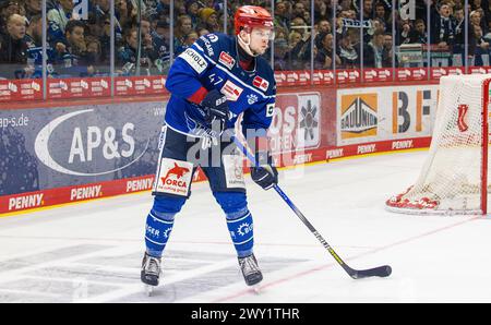 #47 Alexander Karachun, Schwenninger Wild Wings Forward. (Villingen-Schwenningen, Allemagne, 24.03.2024) Banque D'Images