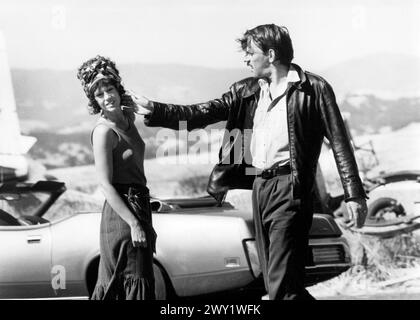 Jane Fonda, Donald Sutherland, sur le plateau du film, 'Steelyard Blues', Warner Bros, 1972 Banque D'Images