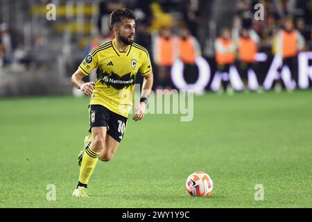 Columbus, Ohio, États-Unis. 2 avril 2024. L'attaquant Diego Rossi (10 ans) de l'équipe Columbus porte le ballon contre Tigres UANL dans leur match à Columbus, Ohio. Brent Clark/Cal Sport Media/Alamy Live News Banque D'Images