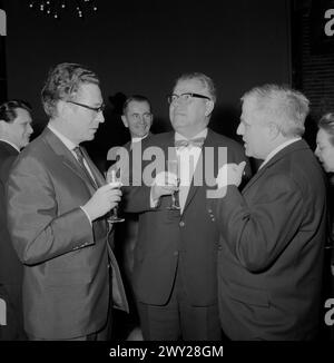 Anlässlich der Wiederaufstellung der Plastik DIE NACHT von Georg Kolbe im Haus des Rundfunks in der Massurenallee, Berlin 1965. Banque D'Images