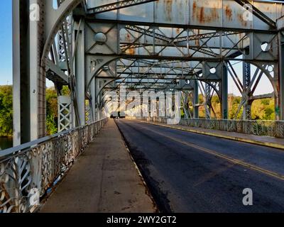 Falls Bridge, un pont en treillis Platt en acier enjambant la rivière Schuylkill dans le Fairmount Park de Philadelphie. Banque D'Images