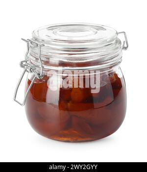 Confiture de coings dans un bocal en verre isolé sur blanc Banque D'Images