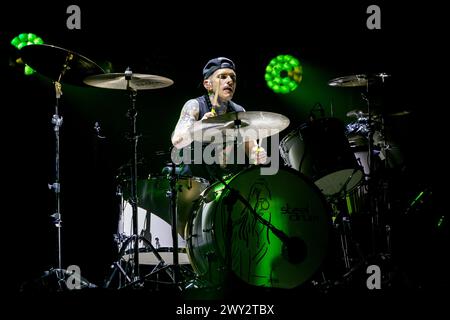 Milan, Italie. 03rd Apr, 2024. Alex Fiordispino des Kolors se produit en concert au Forum de Milan, Italie, le 3 avril 2024 (photo de Mairo Cinquetti/SOPA images/Sipa USA) crédit : Sipa USA/Alamy Live News Banque D'Images