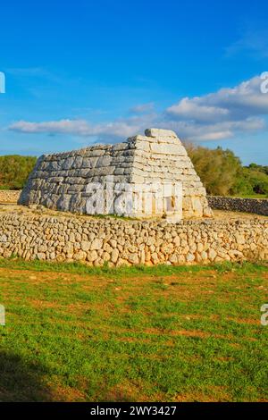 Site funéraire de Naveta des Tudons, Minorque, Îles Baléares, Espagne Banque D'Images