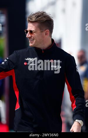 Nico Hulkenberg, de l'écurie Haas F1 Team, arrive sur la piste lors du Round 5 de formule E - Tokyo E-Prix à Tokyo, au Japon. , . (Photo Sam Bloxham/Motorsport images/SIPA USA) crédit : SIPA USA/Alamy Live News Banque D'Images