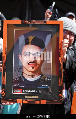 Suzuka, Japon. 04th Apr, 2024. Ambiance circuit - Lando Norris (GBR) McLaren fan. Championnat du monde de formule 1, Rd 4, Grand Prix du Japon, jeudi 4 avril 2024. Suzuka, Japon. Crédit : James Moy/Alamy Live News Banque D'Images