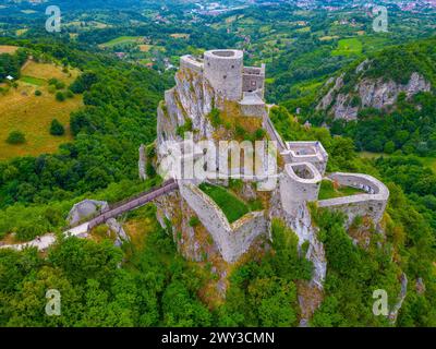 Vue panoramique de la forteresse de Srebrenik en Bosnie-Herzégovine Banque D'Images