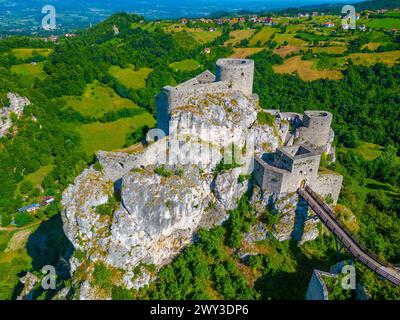 Vue panoramique de la forteresse de Srebrenik en Bosnie-Herzégovine Banque D'Images