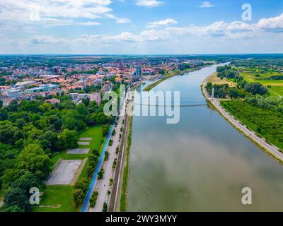 Rive de la rivière Drava à Osijek, Croatie Banque D'Images