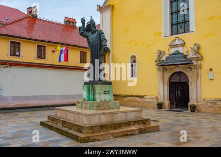 Statue de Grgur Ninski dans la ville croate Varazdin Banque D'Images