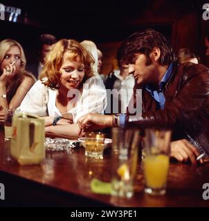 Kleine Bank mit schlechten Noten, Fernsehfilm, Deutschland 1975, Regie : Eberhard Pieper, Darsteller : Angelika Bender, Roger Fritz Banque D'Images