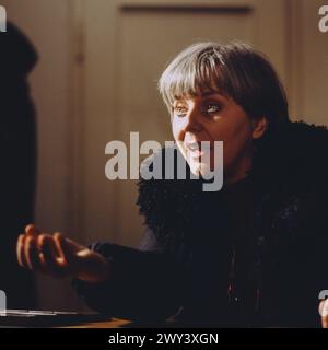 Der Alte, ZDF Krimi-Serie, Deutschland, 1980, Folge : Der Freund, Szene : Ruth Drexel als Tilly Gärtner Banque D'Images