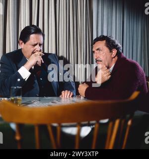 Jörg Preda berichtet, aka Jörg Preda reist um die Welt, TV Abenteuerserie, 1977, Story : Jörg Preda wird als ReiseJournalist in abenteuerliche Kriminalfälle verwickelt, Regie : Thomas Engel, Folge : Schwarzer Sprit, Szene : Georg Marischka und Helmut Alimonta Banque D'Images