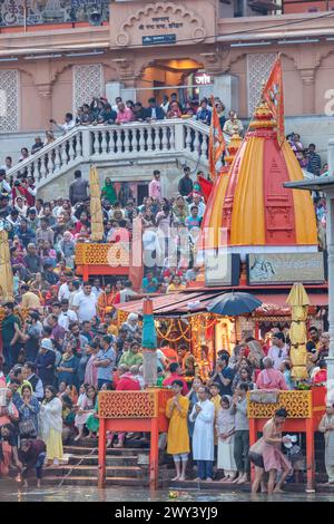 Soirée Ganga Aarti à Har Ki Pauri, Haridwar, Uttarakhand, Inde Banque D'Images