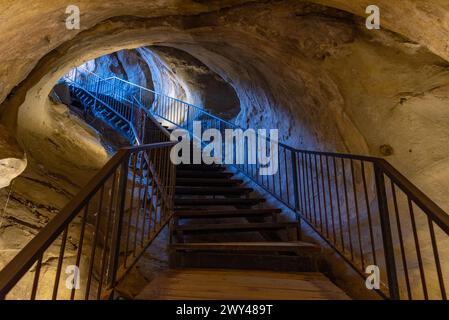 Tunnel sculpté sur le site archéologique d'Uplistsikhe de l'âge du fer en Géorgie Banque D'Images