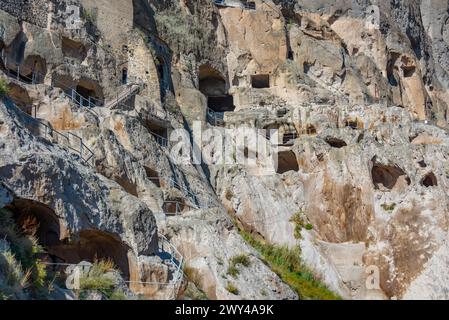 Vue panoramique des grottes de Vardzia en Géorgie Banque D'Images