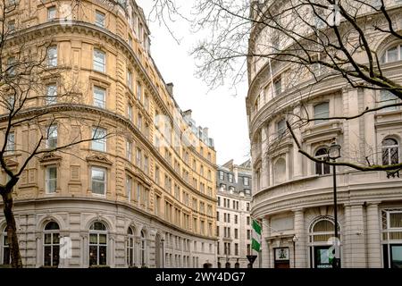 Belle architecture en pierre de Portland dans le centre de Londres. Magnifiques bâtiments historiques anciens, dont le Haut-commissariat du Nigeria. Banque D'Images