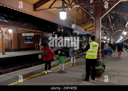GWR Steal loco 7029 Clun Castle exploitant les trains Vintage Polar Express, Moor Street Railway Station, Birmingham, décembre 2023 Banque D'Images