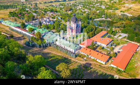 Journée d'été au monastère de Curchi en Moldavie Banque D'Images