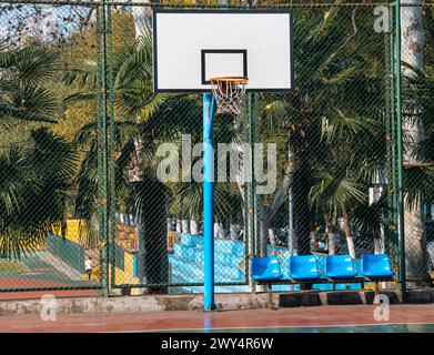 Équipement de basket-ball dans le stade universitaire de Wuhan Banque D'Images