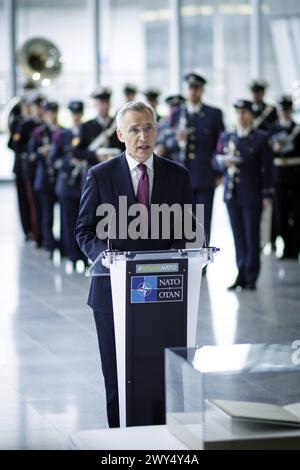 Jens Stoltenberg, Generalsekretaer des Nordatlantikrates, aufgenommen im Rahmen der Zeremonie anlaesslich des 75. Jahrestages der Unterzeichnung der Gruendungsurkunde des Nordatlantik-Vertrags. Bruessel, 04.04.2024. Fotografiert im Auftrag des Auswaertigen AMTES. Bruessel Berlgien *** Jens Stoltenberg, Secrétaire général du Conseil de l'Atlantique Nord, photographié lors de la cérémonie à l'occasion du 75e anniversaire de la signature du Traité de l'Atlantique Nord de Bruxelles, 04 04 2024 photographié au nom du Ministère des Affaires étrangères Bruxelles Belgique Copyright : xJaninexSchmitzxAAxphotothek.dex Banque D'Images