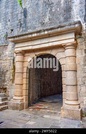 Porte menant à la vieille ville de Kotor, Monténégro Banque D'Images