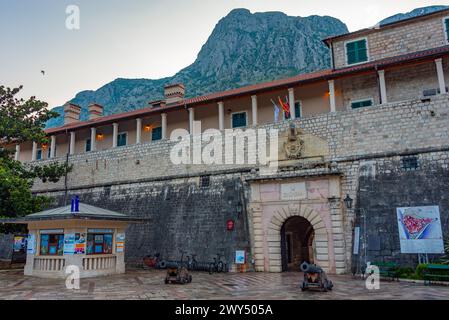 Porte menant à la vieille ville de Kotor, Monténégro Banque D'Images