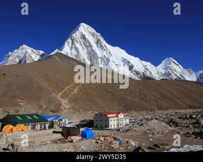 Loges à Gorakshep, derniers loges avant le camp de base de l'Everest, Népal. Banque D'Images