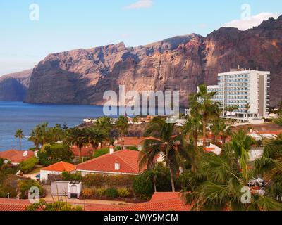 Acantilados de los Gigantes - falaises des géants (Santiago del Teide, Tenerife, Îles Canaries, Espagne) Banque D'Images