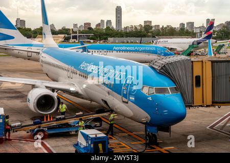 Aerolineas Argentina avions au sol à l'aéroport Jorge Newberry, Buenos Aires, Argentine Banque D'Images