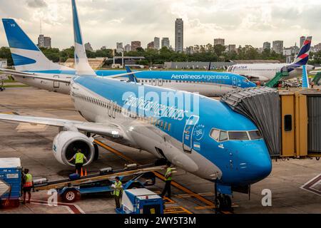 Aerolineas Argentina avions au sol à l'aéroport Jorge Newberry, Buenos Aires, Argentine Banque D'Images