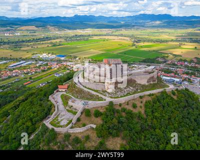 La forteresse de Deva et la campagne environnante en Roumanie Banque D'Images