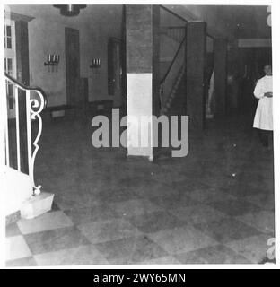 CASERNE ET HÔPITAL DE LA WEHRMACHT EN ALLEMAGNE - vues de l'entrée et de l'escalier du service de psychothérapie. , Armée britannique du Rhin Banque D'Images