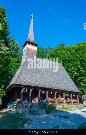 Église en bois au musée d'ethnographie Astra à Sibiu, Roumanie Banque D'Images