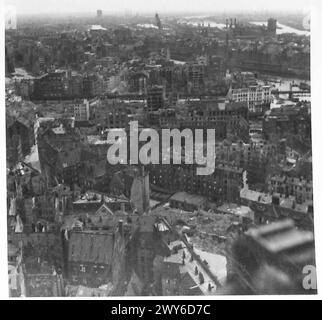 Vues de New Hamburg le deuxième jour suivant la reddition de la ville, dans le cadre des activités de l'armée britannique dans la région sous le 21e groupe d'armées. Banque D'Images