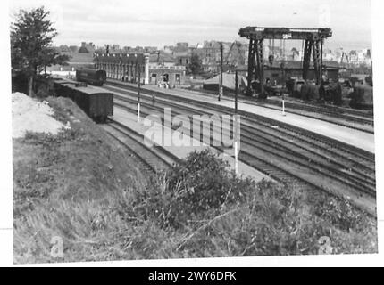 PHOTOGRAPHIES DE PORT PRÉFABRIQUÉ, ETC - Terminus ferroviaire, armée britannique, 21e groupe d'armées Banque D'Images