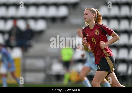 Tubize, Belgique. 04th Apr, 2024. Lore Jacobs (9) de Belgique photographié lors d'un match amical de football entre les équipes nationales féminines de moins de 23 ans de Belgique et d'Espagne le jeudi 4 avril 2024 à Tubize, Belgique . Crédit : Sportpix/Alamy Live News Banque D'Images