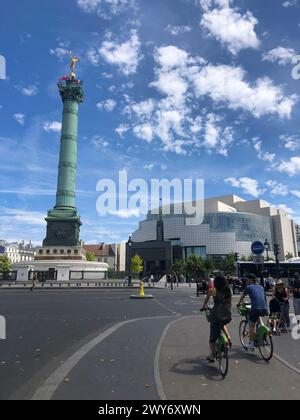 Paris, France - 14 juillet 2023 : place de la bastille obélisque symbole de la révolution française où se trouvait la forteresse historique Banque D'Images