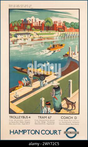 Affiche de transport londonien des années 1930 promouvant trolleybus, tramway et autocar à Hampton court. Avec Hampton court Palace et la Tamise Surrey Grande-Bretagne Royaume-Uni 1934 artiste Adrian Allinson. Hampton court Palace, situé sur les rives de la Tamise à Richmond upon Thames, Londres, est un magnifique exemple de l'architecture royale anglaise. Son architecture extérieure est un mélange de styles Tudor et baroque, reflétant les différentes périodes de sa construction et de sa rénovation. Banque D'Images