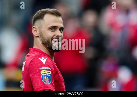 Cracovie, Pologne. 03rd Apr, 2024. Szymon Sobczak de Wisla Cracovie vu lors du match de football de la Coupe de Pologne Fortuna 2023/2024 entre Wisla Cracovie et Piast Gliwice au stade municipal de Cracovie. Score final ; Wisla Krakow 2:1 Piast Gliwice. (Photo de Grzegorz Wajda/SOPA images/SIPA USA) crédit : SIPA USA/Alamy Live News Banque D'Images